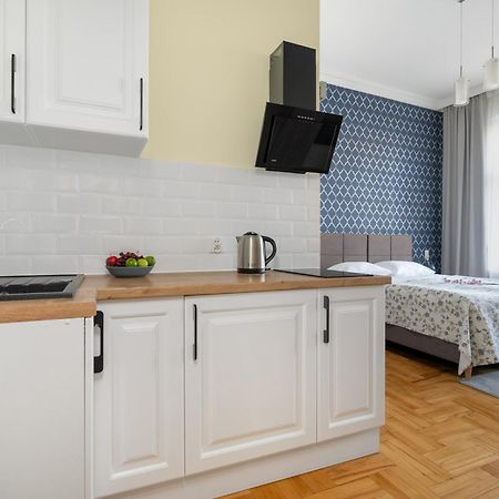 Przytulne Studia Very Berry W Poznaniu Blisko Parku By Noclegi Renters Exteriér fotografie