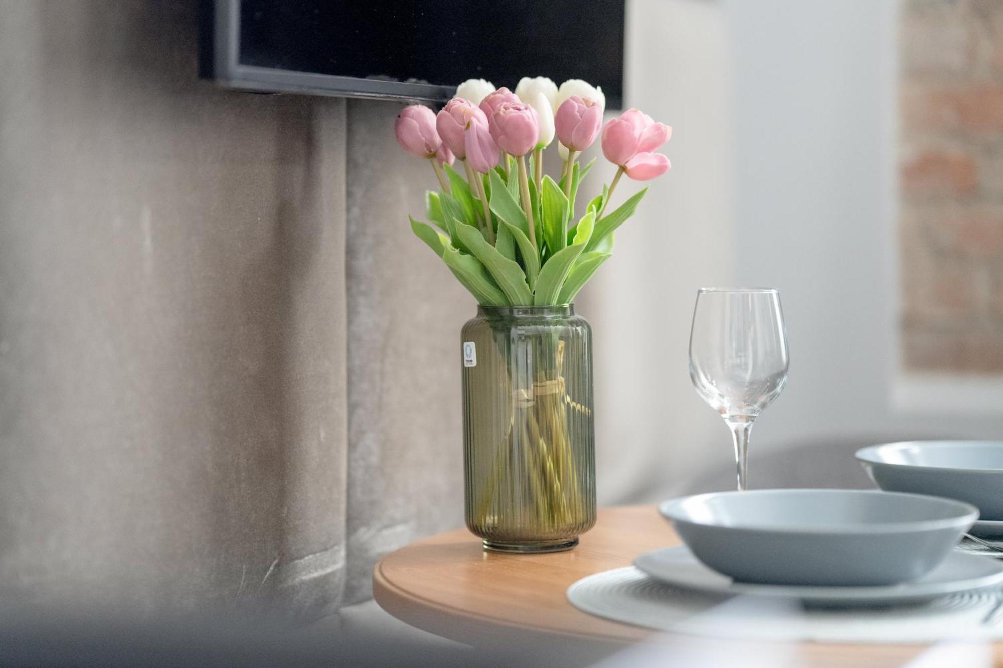 Przytulne Studia Very Berry W Poznaniu Blisko Parku By Noclegi Renters Exteriér fotografie